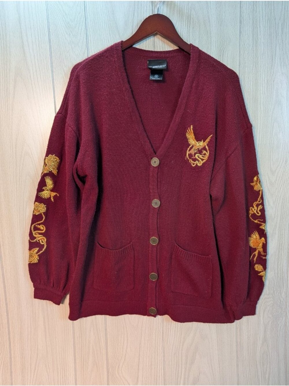 The Hunger Games Cardigan Sweater Womens XL Red Embroider Song Birds Snakes